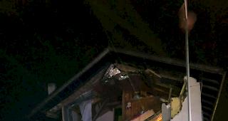 Gem&auml;ss Polizeiangaben ist es am Sonntagabend zu einer Explosion in einem Haus in Gr&ocirc;ne gekommen. Dabei wurden zwei Personen verletzt.