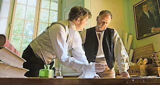 Eindr&uuml;cklich. Diego Valsecchi (links) verk&ouml;rpert im Film &laquo;1818&raquo; den Kantonsingenieur Ignaz Venetz, der die Naturkatastrophe zu verhindern suchte.Foto zvg