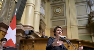 Umweltministerin Simonetta Sommaruga ist von der Wirksamkeit der Umweltschutz-Projekte &uuml;berzeugt. 