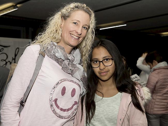 Jacqueline (48) und Juliana Sterren (13), Naters.