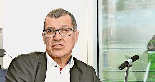 Unternehmergeist wecken. Bruno Montani, Direktor der Hochschule f&uuml;r Wirtschaft: &laquo;Scheitern  geh&ouml;rt zum Lernprozess. Vielleicht f&auml;llt man zwei, drei Mal auf die Nase. So merkt man, was man  anders machen muss.&raquo;Foto wb