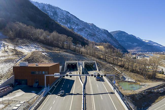 Auf der A9 im Eyholz- und im Gamsentunnel kommt es während der nächsten zwei Wochen zu verschiedenen Sperrungen. 