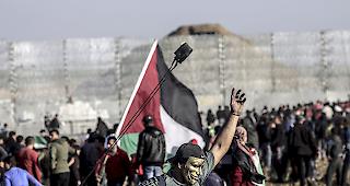 Gewalt. Bei neuen Konfrontationen an der Gaza-Grenze waren seit Freitag vier Pal&auml;stinenser get&ouml;tet und mehr als 300 weitere verletzt worden.