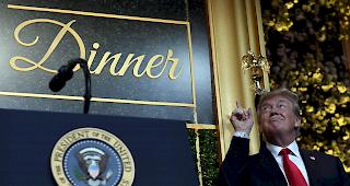 Eine Chinesin will mit einem Viren-Stick auf das Gel&auml;nde von Trumps Privatclub Mar-a-Lago. (Symbolbild)