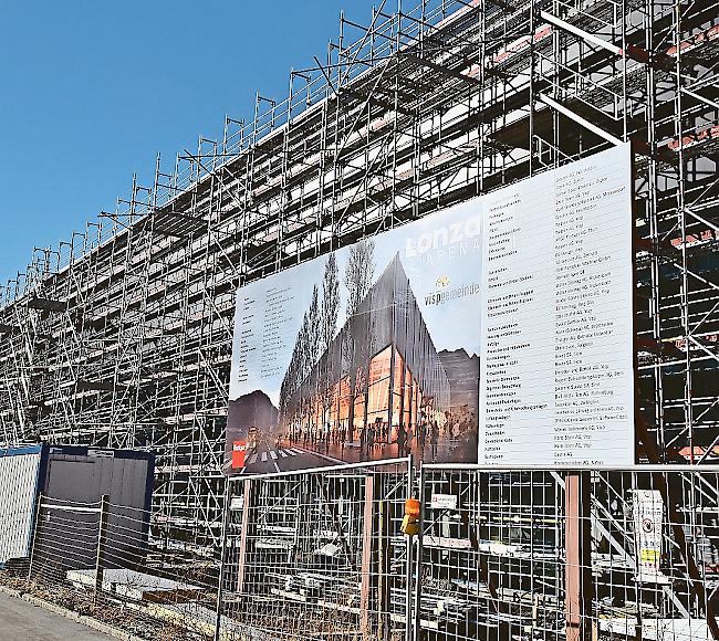 Die Lonza Arena beim Osteingang von Visp soll am 6. September 2019 eröffnet werden. 