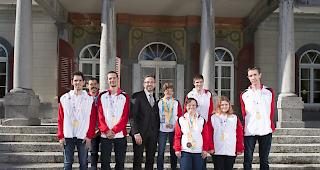 Staatsrat Fr&eacute;d&eacute;ric Favre hat den acht Special-Olympics-World-Games-Gewinnern aus dem Wallis herzlich gratuliert. 