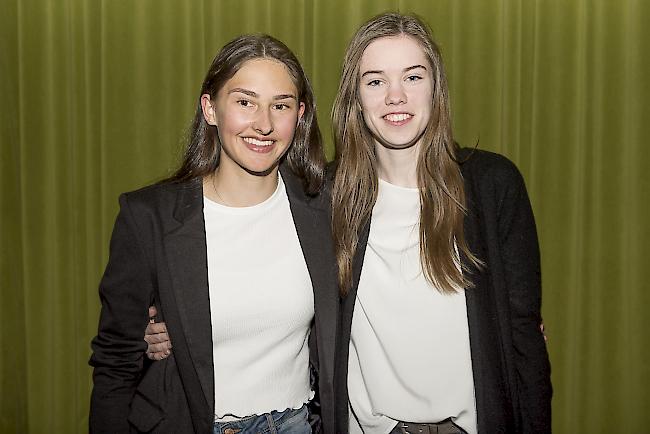 Timea Summermatter (17), Ried-Brig, und Elin Wenger (19), Veyras.