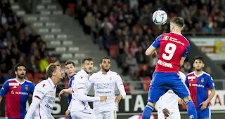 Van Wolfswinkel trifft per Kopf zum 0:1, der Anfang vom Ende f&uuml;r den FC Sitten.