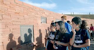 13 Todesopfer. Das Massaker vor 20 Jahren an der Columbine High School im US-Bundesstaat Colorado hat sich tief in die kollektive Psyche der Vereinigten Staaten eingebrannt.