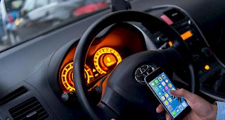 Junge Erwachsene im Strassenverkehr: Elementar sei die Sensibilisierung f&uuml;r Themen wie Geschwindigkeit, Alkohol, Ablenkung am Steuer oder Beeinflussung durch Passagiere.