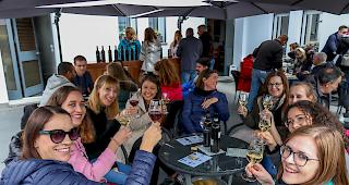 <b>Sant&eacute;.</b> Der Weinfr&uuml;hling in Salgesch zog viele Besucher an ...