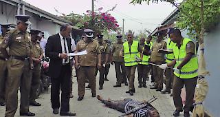 In der Nacht zum Samstag (Ortszeit) sind nach mehreren Explosionen in einem von Sicherheitskr&auml;ften umstellten Haus im Osten Sri Lankas 15 Leichen entdeckt worden. 