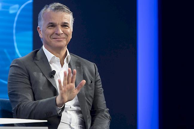 UBS-CEO Sergio Ermotti. Der Bank wurden eine Rekordbusse und Schadenersatzzahlungen in Höhe von 4,5 Milliarden Euro aufgebrummt.