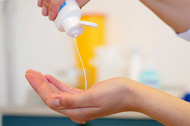 Sensibilisierung. Das Spital Wallis betont: «Die Händehygiene ist in erster Linie ein Garant für die Pflegequalität und die Patientensicherheit.»