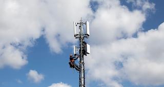 Wegen Bedenken vor der Wirkung der 5G-Strahlen haben verschiedene Kantone Moratorien verh&auml;ngt. Jetzt pfeift sie der Bund zur&uuml;ck.