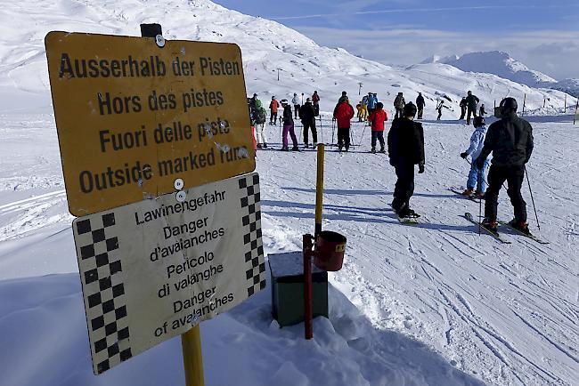 299 Lawinen wurden dem SLF bis Ende April gemeldet. Sie verursachten nicht nur Sachschäden: 19 Personen verloren ihr Leben. (Symbolbild)