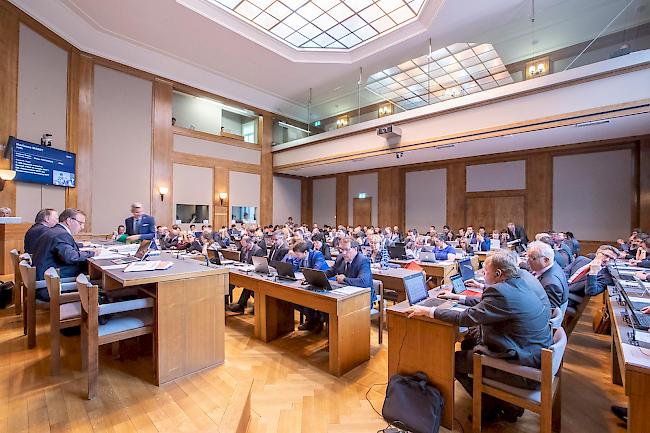 Motion angenommen. Die Mehrheit im Parlament ist der Meinung, dass die Staatsrechnung künftig durch das kantonale Finanzinspektorat geprüft wird. (Archivbild)