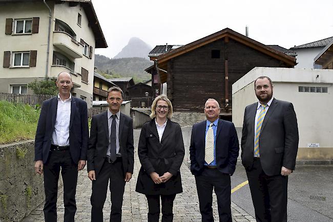 HEV Oberwallis. Sektionspräsident Matthias Eggel, Geschäftsführer Reinhard Meichtry und die Vorstandsmitglieder Stefanie Zimmermann, Daniel Ritz und Christian Perrig (von rechts).