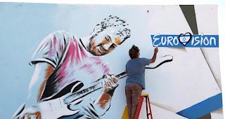 Der US-Popstar Madonna ist in der Nacht zum Mittwoch in Israel angekommen. Sie werde beim ESC-Finale am Samstag mit zwei Songs auftreten, berichtete das israelische Fernsehen.