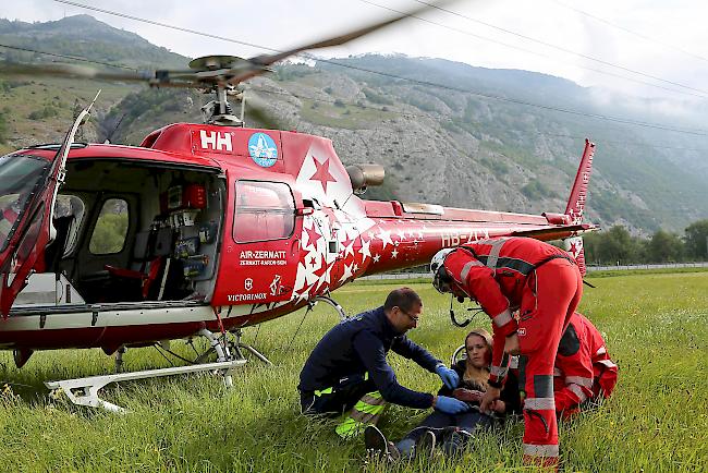 Auch die Air Zermatt nimmt an der Übung teil.