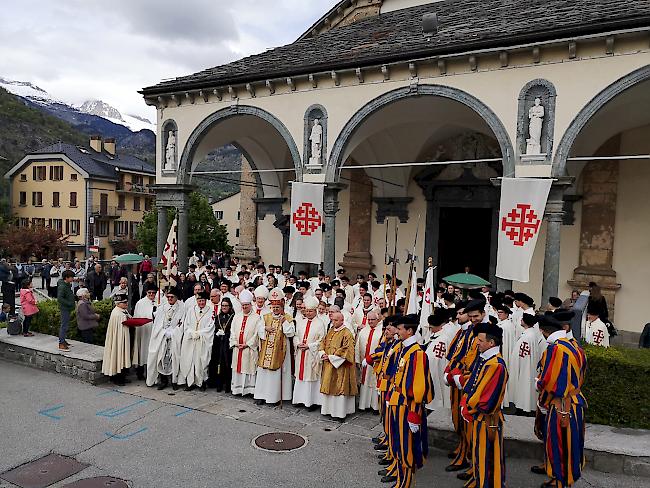 Impressionen der Investitur und des Pontifikalamts vom Samstagnachmittag in der Wallfahrts- und Pfarrkirche Glis.