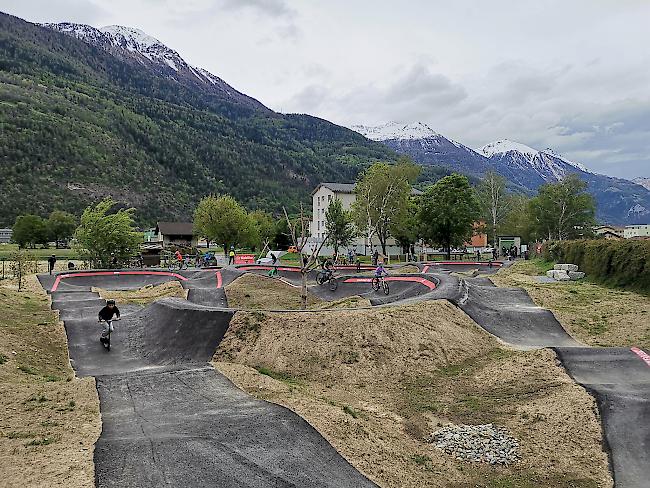 <b>Der Pumptrack.</b> Der neueröffnete asphaltierte Rundkurs wurde bereits rege genutzt.