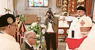 Ritterschlag. Stefan Welschen aus Brig ist einer der sieben neuen Ordensritter vom Heiligen Grab zu Jerusalem.
