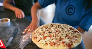 Tiefk&uuml;hl-Pizza und andere Fertigprodukte sind zwar praktisch und beliebt, stehen jedoch im Verdacht, dick zu machen.  