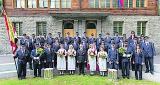 Die Musikgesellschaft &laquo;Eintracht&raquo; aus M&ouml;rel-Filet in den Uniformen der ehemaligen Swissair-Angestellten.