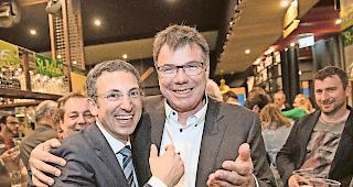 Soll &laquo;nur&raquo; der zweitgr&ouml;sste Erfolg bleiben. FDP-Pr&auml;sident Ren&eacute; Constantin (rechts) freut sich mit Staatsrat Fr&eacute;d&eacute;ric Favre &uuml;ber dessen Wahl in die Walliser Regierung.