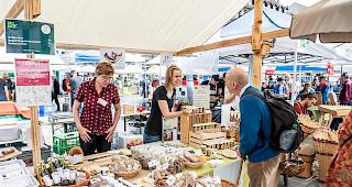 Pr&auml;sentation. Die Walliser P&auml;rke waren mit vielen Spezialit&auml;ten am P&auml;rke-Markt in Bern.