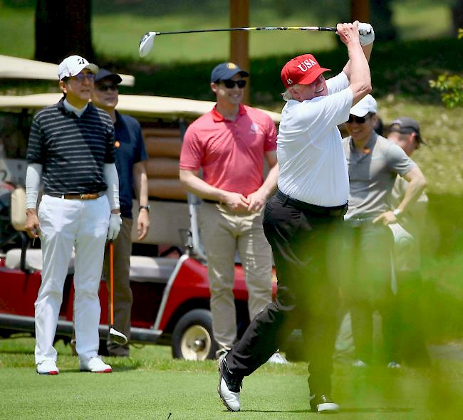 Sumo, Golf und Nordkorea. US-Präsident Trump und der japanische Ministerpräsident Abe haben viele gemeinsame Themen.