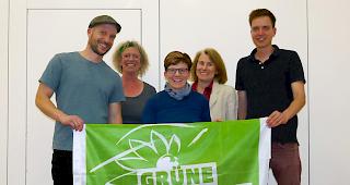 Der neue Vorstand der Gr&uuml;nen Oberwallis mit (von links) Michael Knubel, Maggie Loretan, Brigitte Wolf, Astrid Zimmermann und Aaron Heinzmann. Es fehlt Peter K&auml;lin.