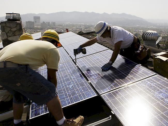 Erneuerbare Energien. Wind- und Sonnenstrom decken in der Schweiz zusammen gerade einmal 3,7 Prozent des Bedarfs, kritisiert die Schweizerische Energie-Stiftung.