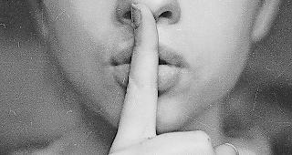 Wer das Schweigen bricht, muss mit Konsequenzen rechnen.