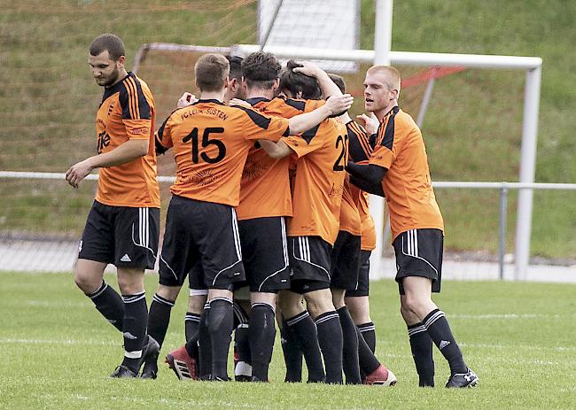 Aufstiegs-Jubel, der FC Leuk-Susten spielt in der nächsten Saison in der 2. Liga.