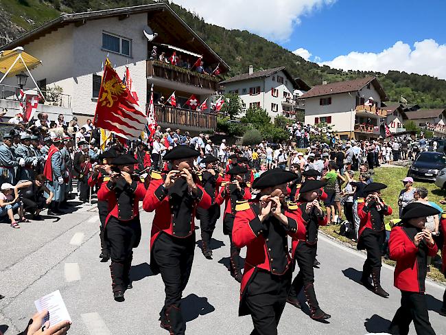 Impressionen vom Umzug am Oberwalliser Tambouren- und Pfeiferfest in Erschmatt.