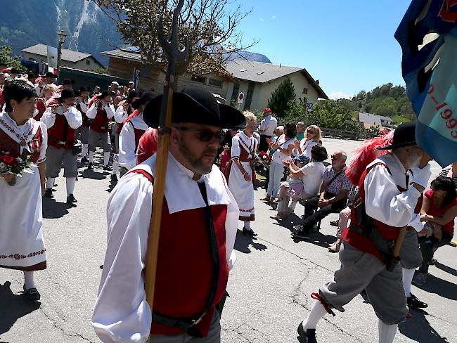 Impressionen vom Umzug am Oberwalliser Tambouren- und Pfeiferfest in Erschmatt.