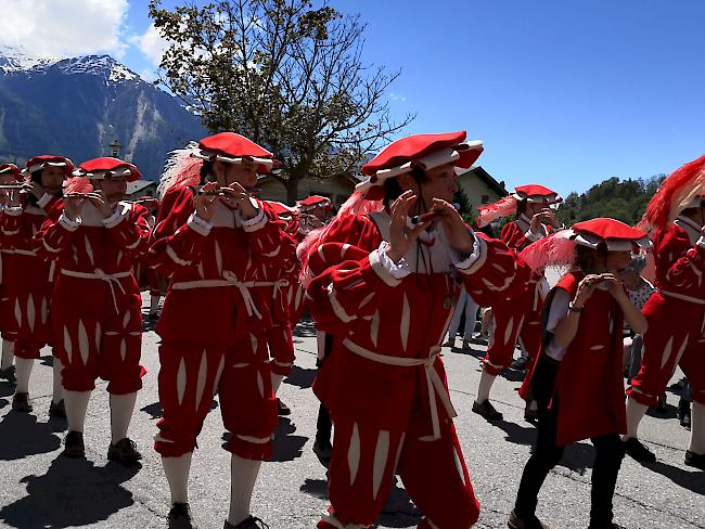 Impressionen vom Umzug am Oberwalliser Tambouren- und Pfeiferfest in Erschmatt.