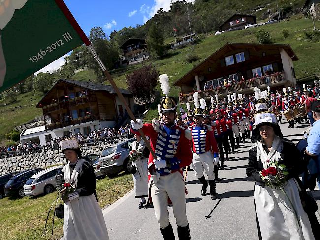 Impressionen vom Umzug am Oberwalliser Tambouren- und Pfeiferfest in Erschmatt.