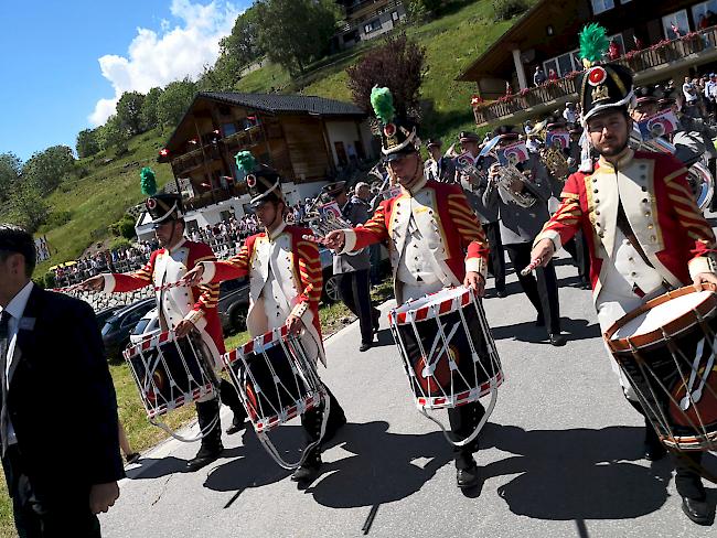 Impressionen vom Umzug am Oberwalliser Tambouren- und Pfeiferfest in Erschmatt.