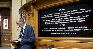 Jacques Bourgeois, Nationalrat FDP-FR und Direktor Schweizer Bauernverband, w&auml;hrend der Debatte um die Volksinitiative &ldquo;F&uuml;r sauberes Trinkwasser und gesunde Nahrung".