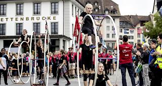 44 Sujets. Der Festumzug w&auml;hrend dem Eidgen&ouml;ssischen Turnfest 2019 in Aarau.