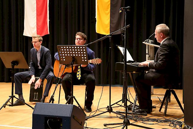 Musik- und Tanzeinlagen sorgten für einen feierlichen Rahmen.