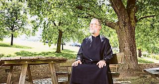 Gel&uuml;bde. Abt Peter von Sury zeigt Verst&auml;ndnis f&uuml;r das Z&ouml;gern der jungen Generation, sich lebenslang zu binden.