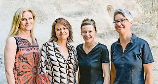 Zufrieden und zuversichtlich. Das Frauenstimmen-OK mit Judith B&auml;renfaller, Eliane Amherd, Regula Imboden und Carmen Bregy (von links).Fotos Weina Venetz Zhang
