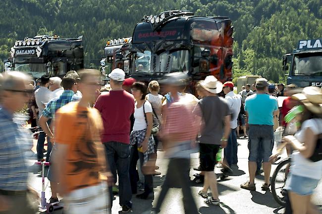 Nach der Austragung des Trucker- und Countryfestivals in Interlaken am vergangenen Wochenende wurde bei den Aufräumarbeiten am Montag eine leblose Person auf dem Gelände gefunden. 