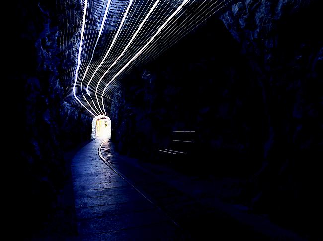 Mann war in einem Tunnel mit Vorbereitungsmassnahmen für Betonierungsarbeiten beschäftigt. (Symbolbild)