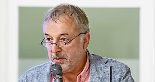 Kopf hinhalten. Marcel Blumenthal bei einem der unz&auml;hligen Info-Anl&auml;sse seiner Laufbahn.Foto WB/Andrea Soltermann&nbsp;