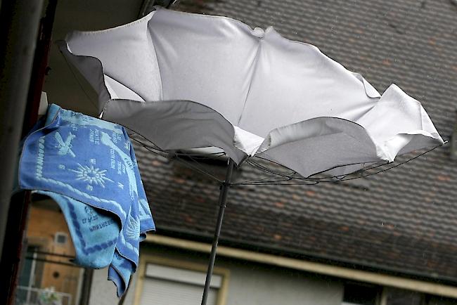 In Luzern brachte das Sommergewitter am Samstagnachmittag Windspitzen von 135 Kilometer pro Stunde. 